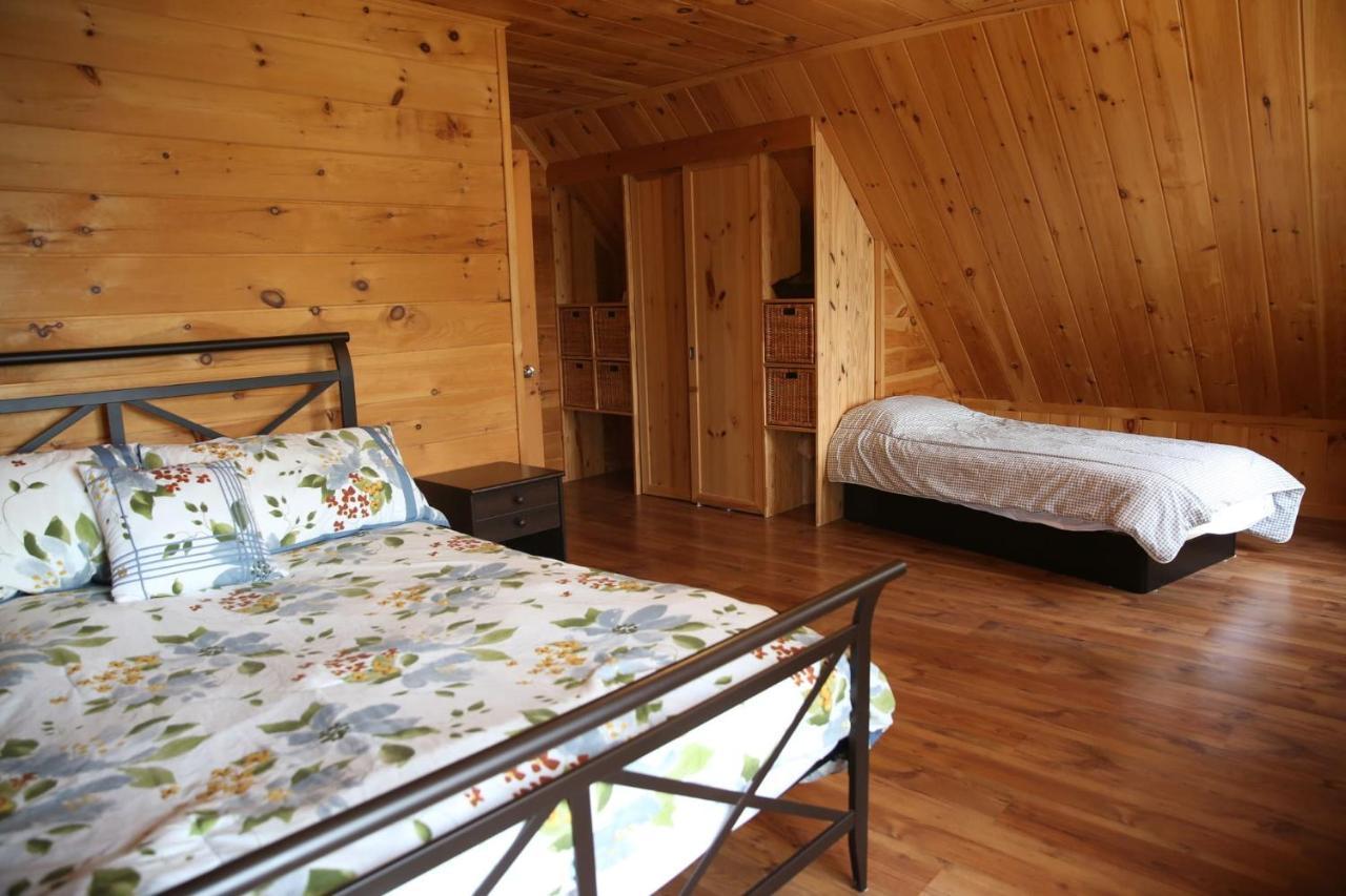 Les Chalets Du Lac Serein Saint Ludger de Milot Exteriör bild