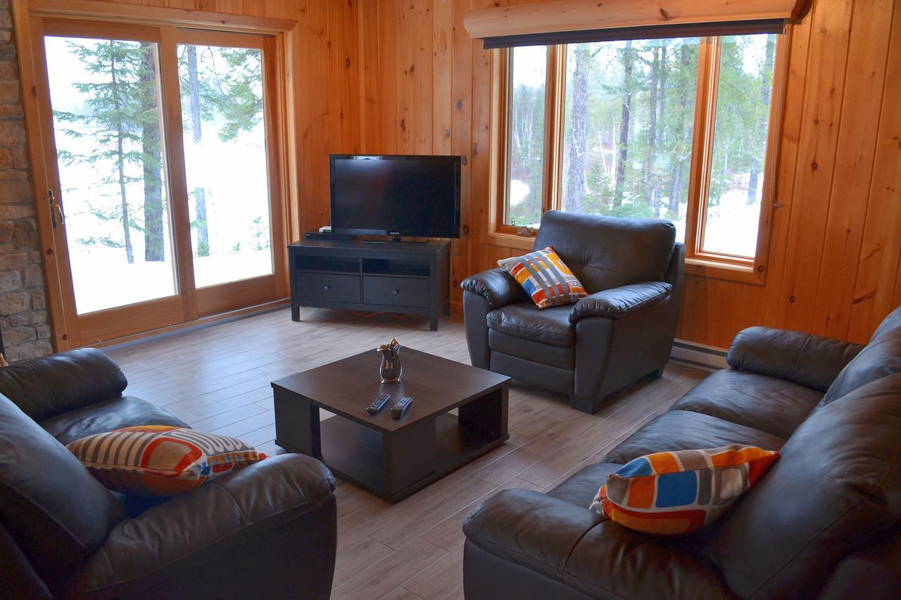 Les Chalets Du Lac Serein Saint Ludger de Milot Exteriör bild
